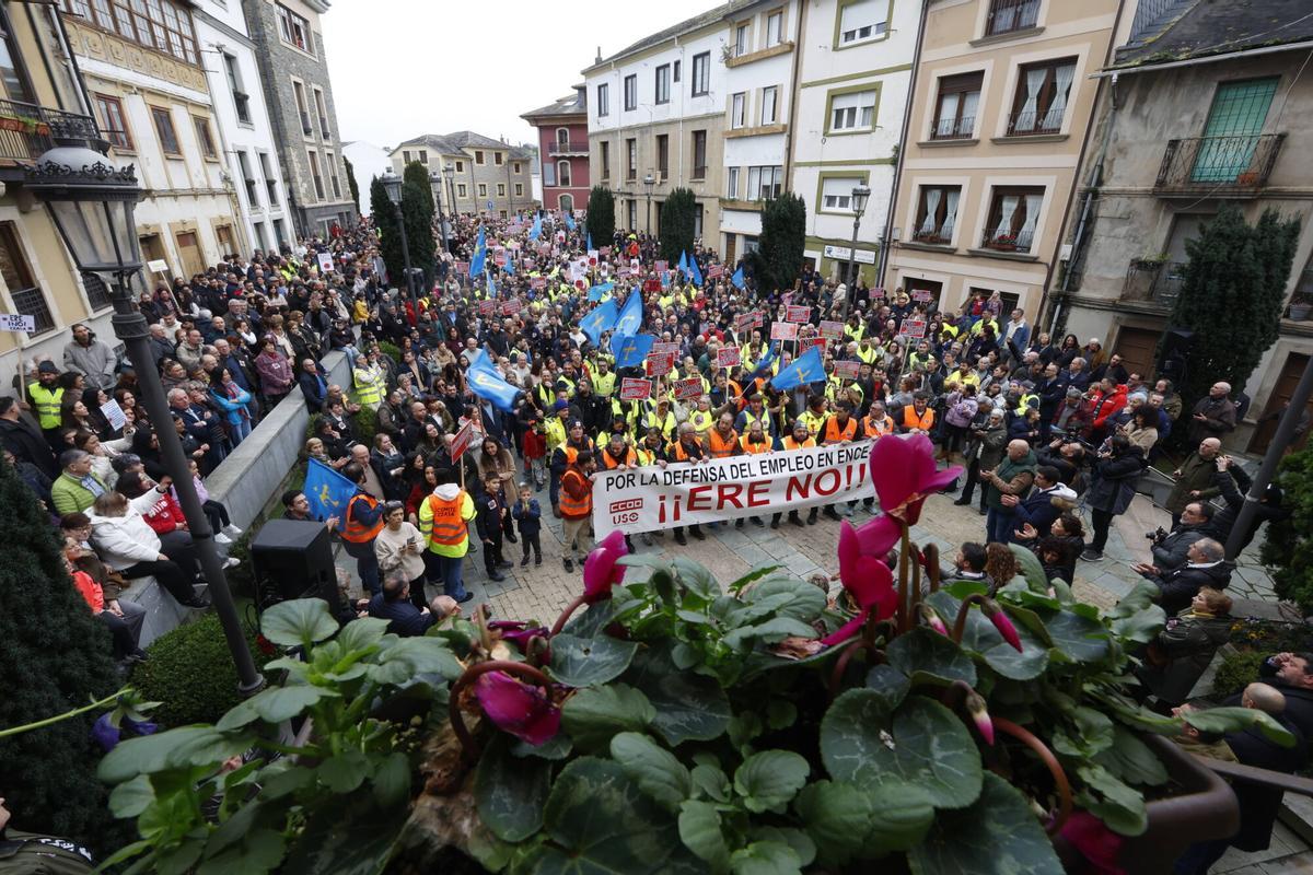 Manifestación en Navia contra los despidos en Ence.