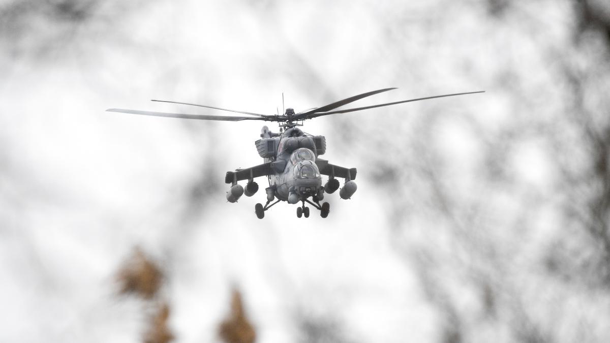 Helicóptero militar en Armyansk, en la parte norte de Crimea.