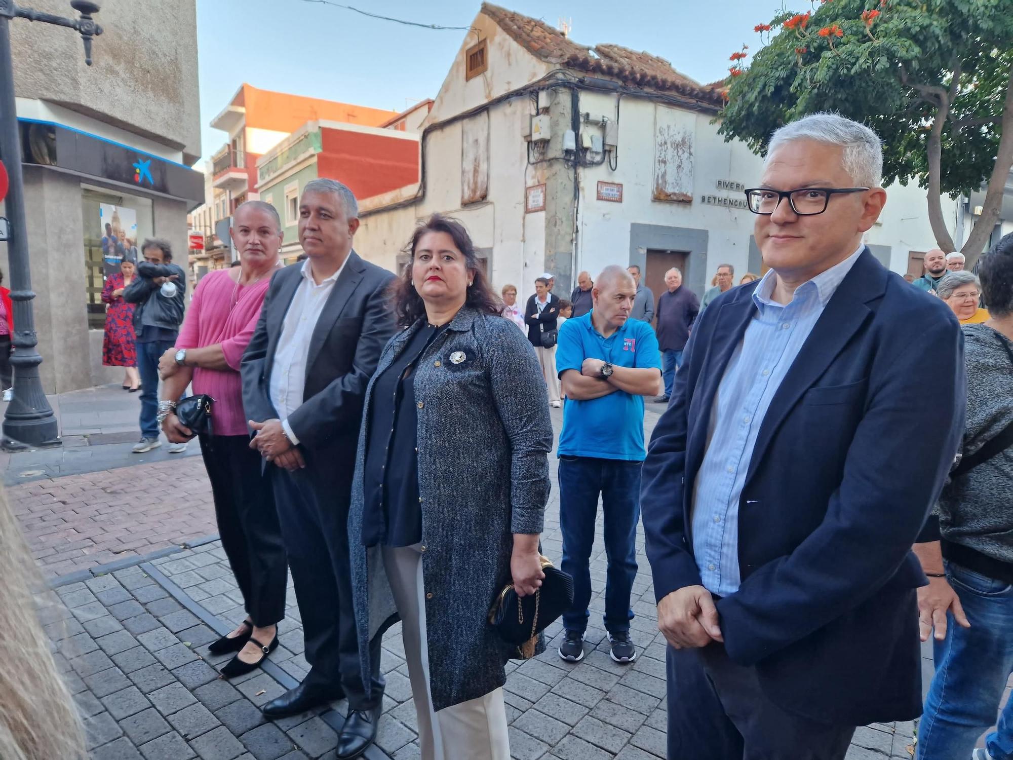 Procesión de la imagen de María Auxiliadora por las calles de San Gregorio, en Telde