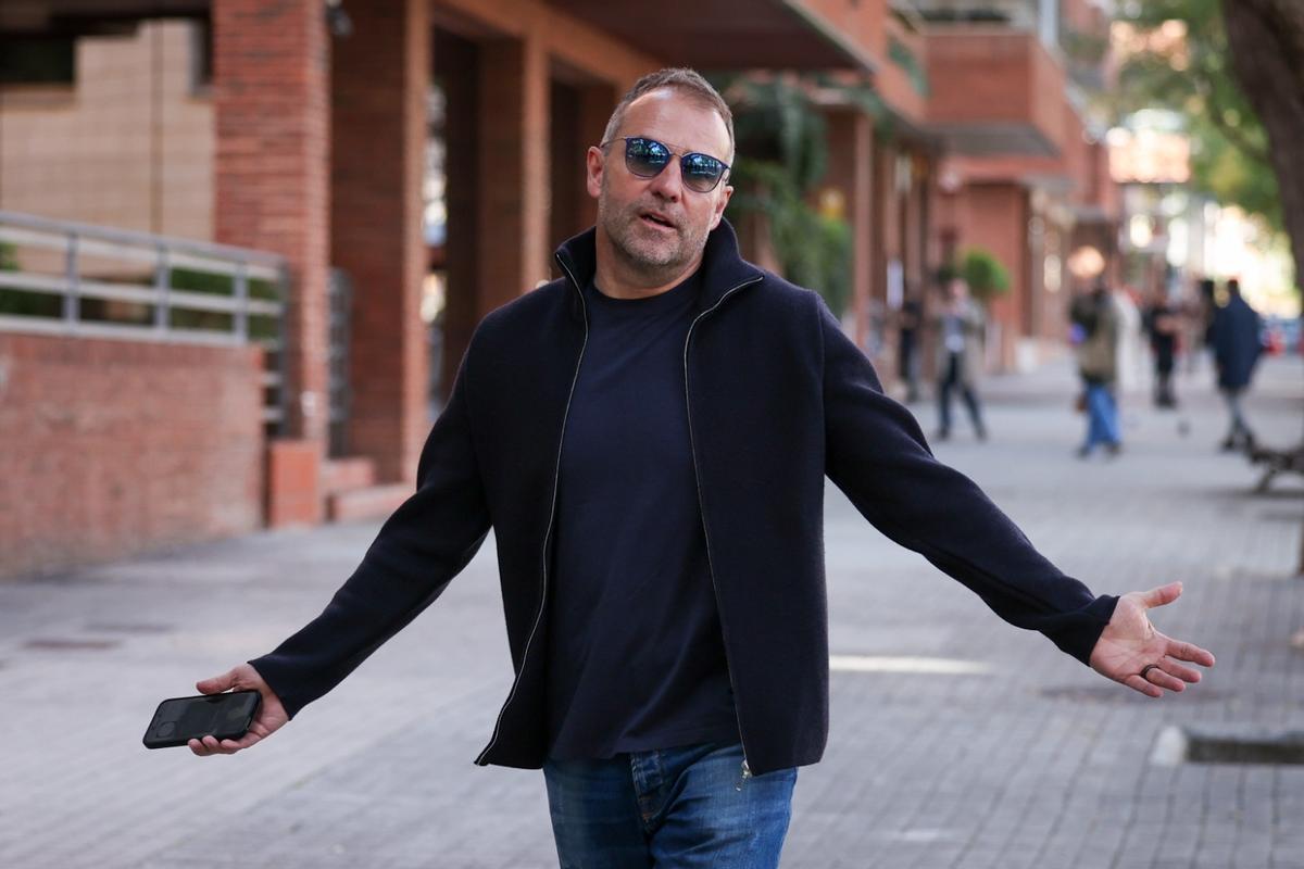 Flick llega a la comida con su staff técnico para celebrar su cumpleaños