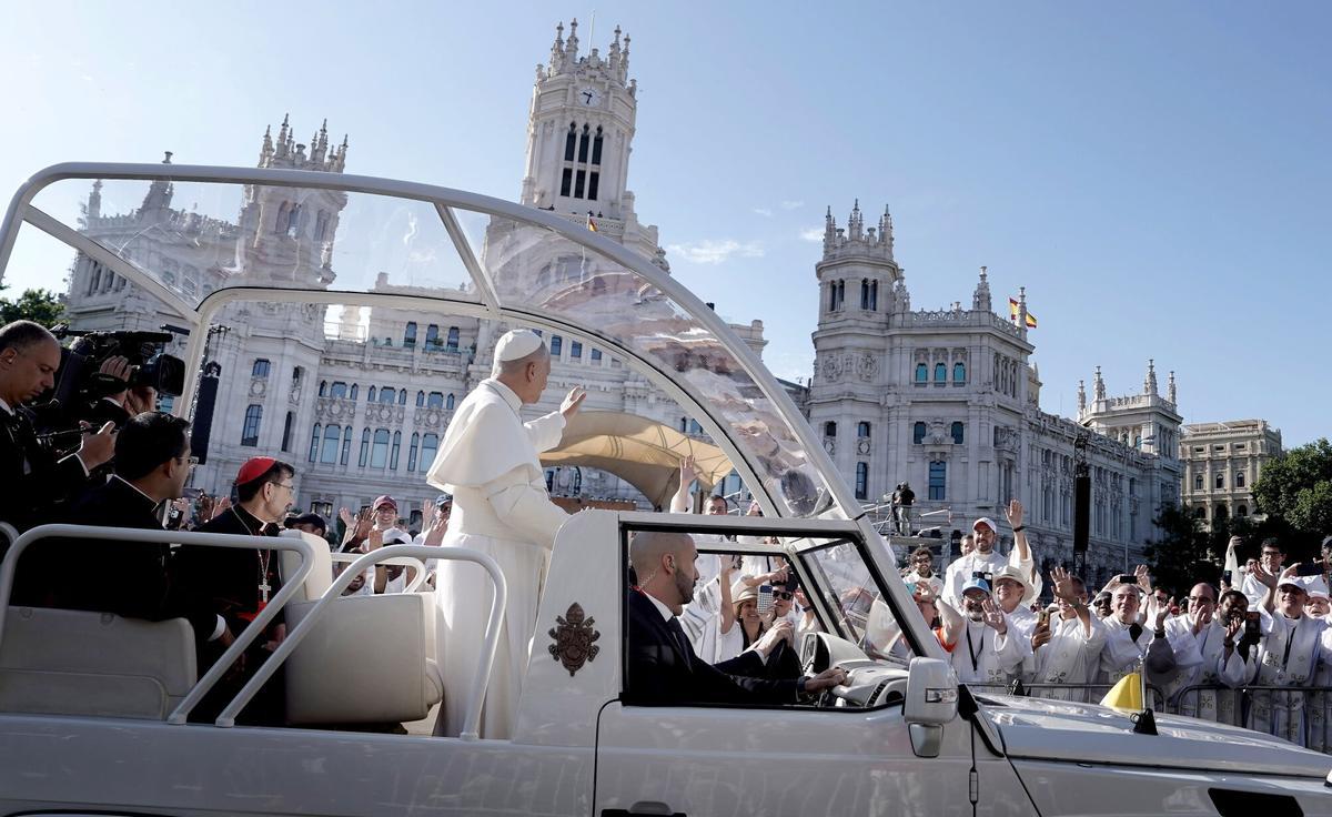 León XIV desborda Madrid e insta a los fieles y los referentes sociales a implicarse más con los débiles