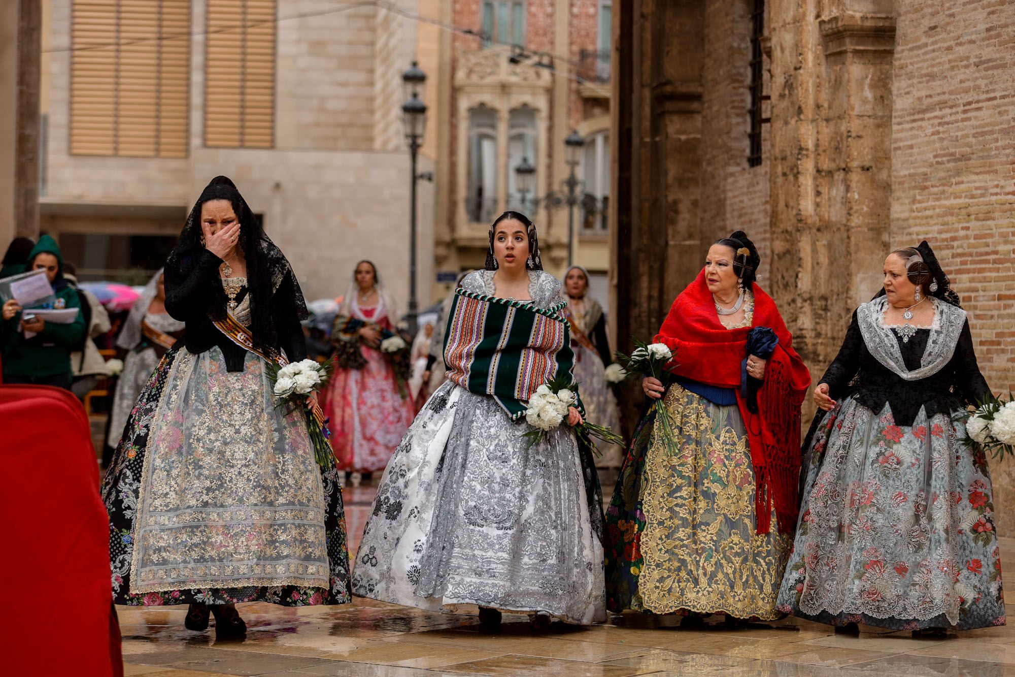 Todas las fotos de la Ofrenda del 18 de marzo por la calle San Vicente hasta las 17 horas