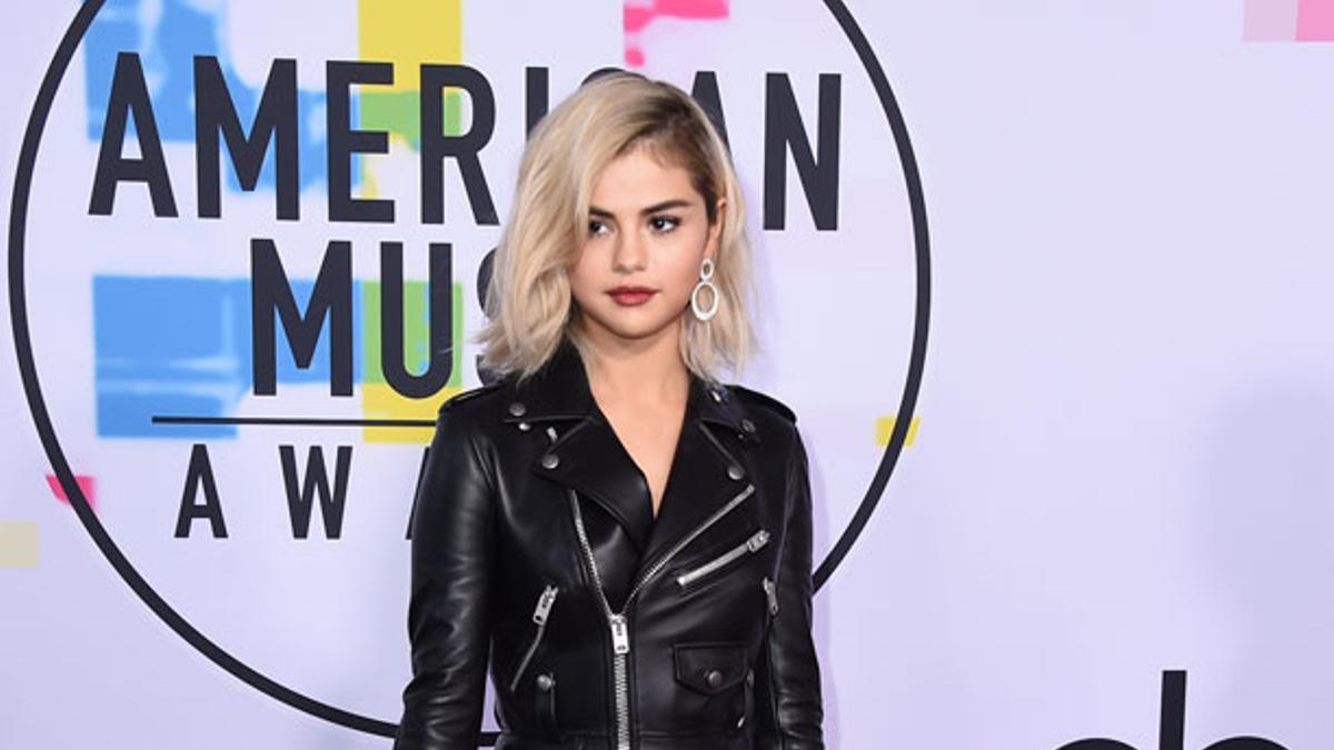 Selena Gómez y su nuevo look rubio platino