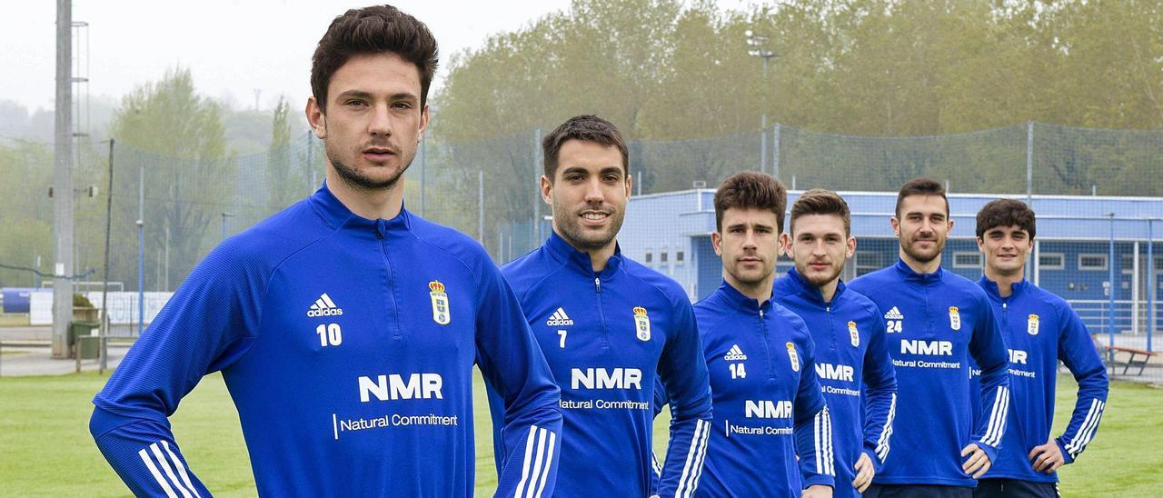 Por la izquierda, los asturianos Borja Sánchez, Diegui Johannesson, Jimmy, Viti, Lucas Ahijado y Javi Mier, en El Requexón. |