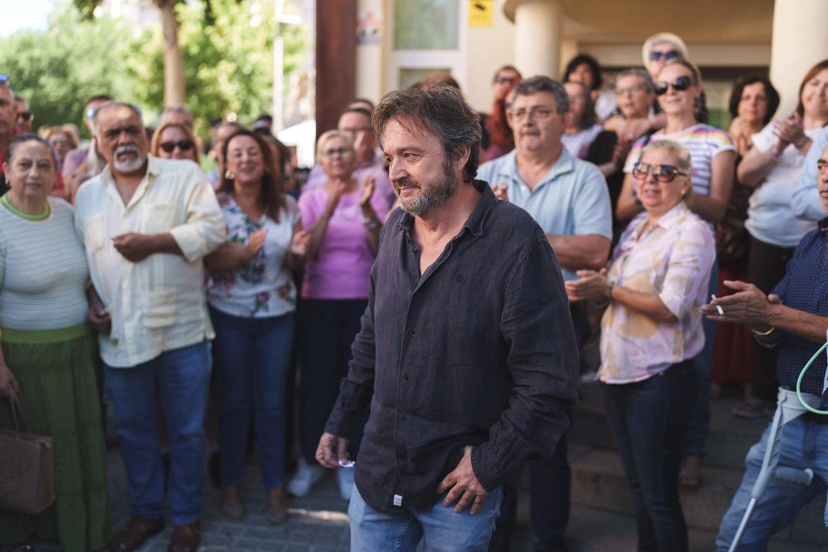 Fotogalería | Mérida arropa a Juan Carlos Nieto, el funcionario del SEPE expedientado por atender sin cita previa Fotogalería | Mérida arropa a Juan Carlos Nieto, el funcionario del SEPE expedientado por atender sin cita previa