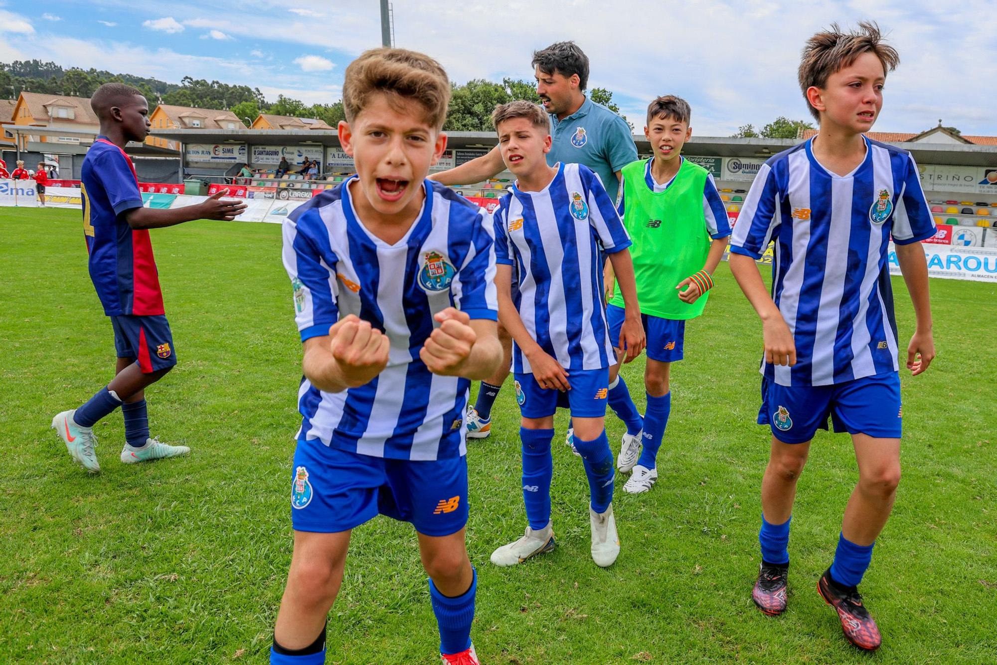 El Porto se lleva el primer título de Arousa Fútbol 7 a Portugal