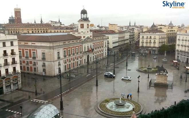 La insólita imagen de la Puerta del Sol de Madrid vacía durante el estado de alarma