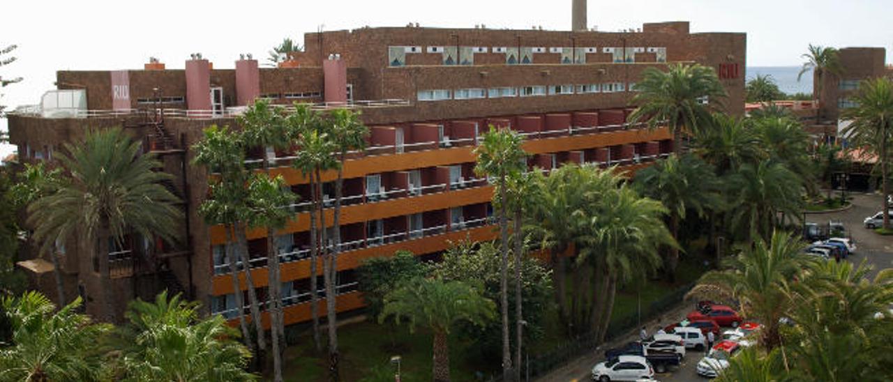 Riu eleva la altura de la recepción del Oasis para darle un estilo moderno