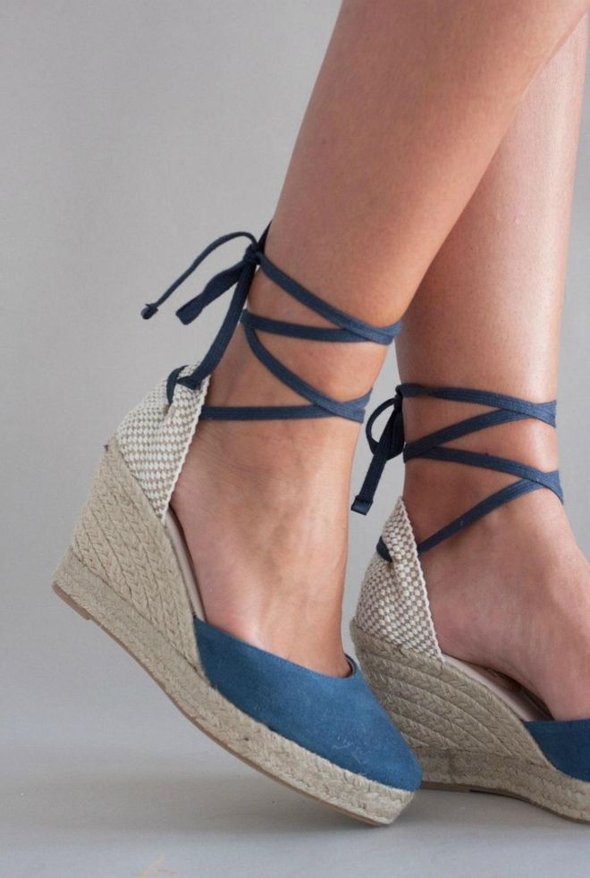 Alpargatas 'Sardinia Suede' en azul, de Mint&Rose