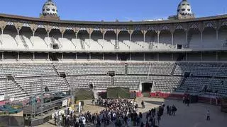 Los taurinos de Barcelona por un día a la Monumental sin toros pero con antitaurinos