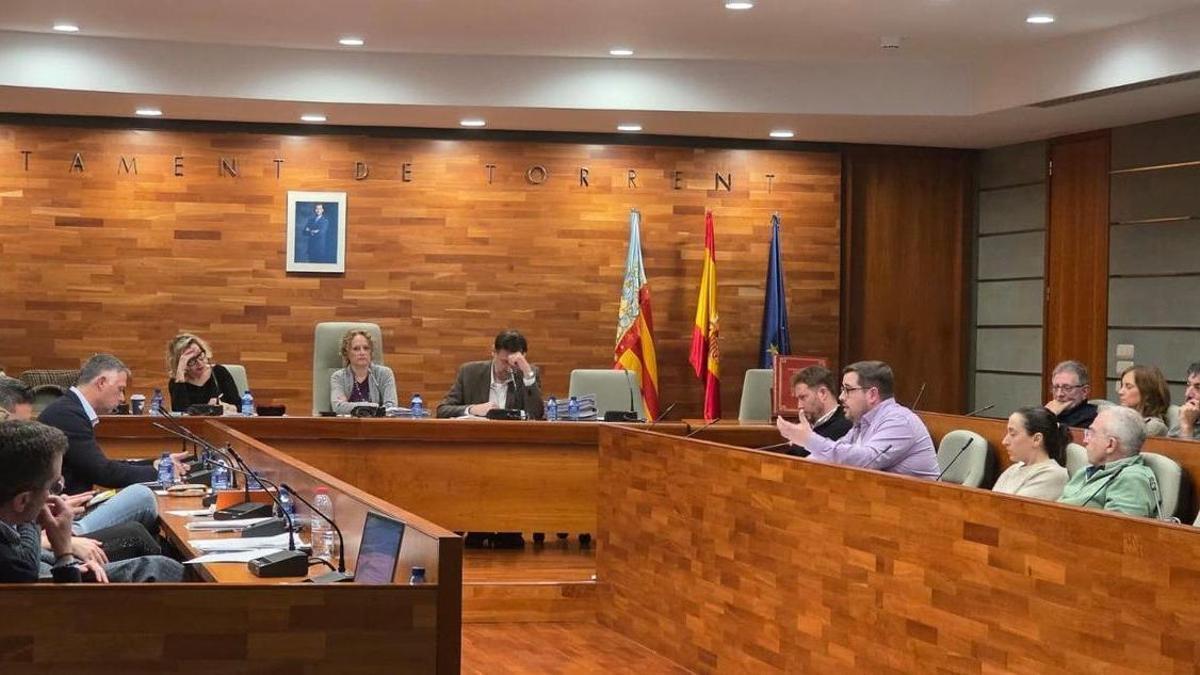 Una sesión plenaria en Torrent.