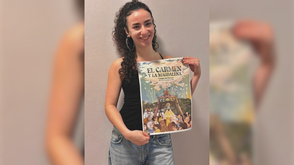 Ana Álvarez con el cartel de las fiestas del Carmen y la Magdalena de Cangas del Narcea.