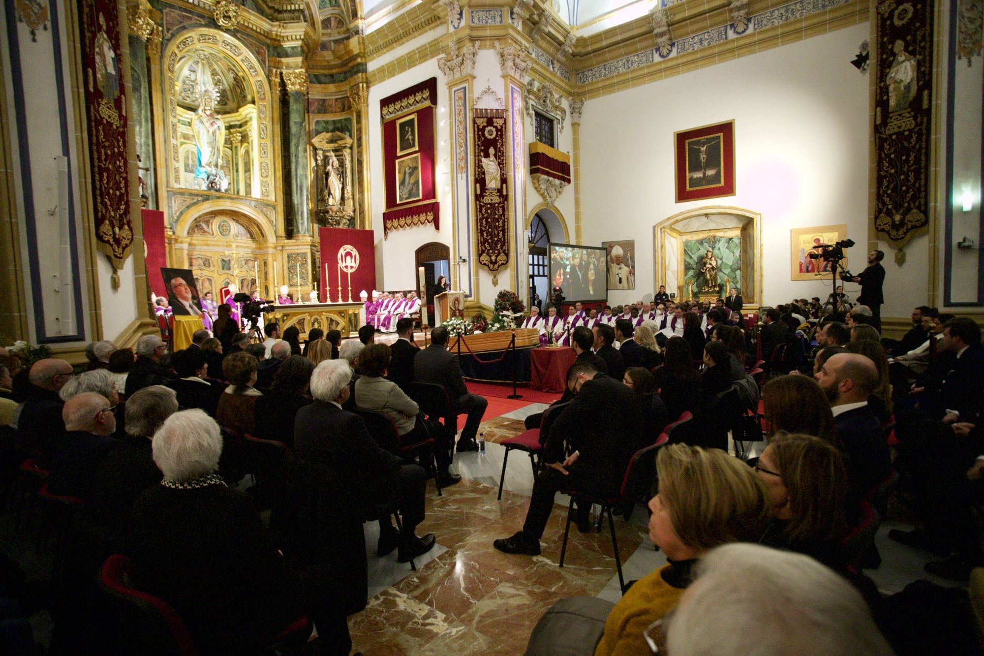 Las imágenes del funeral de José Luis Mendoza, presidente del UCAM