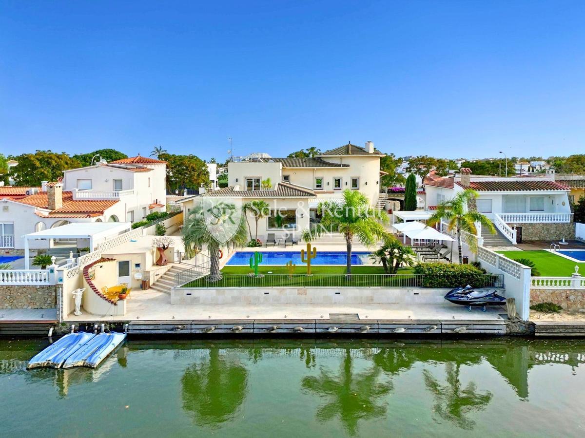 Casa en Castelló d'Empúries.