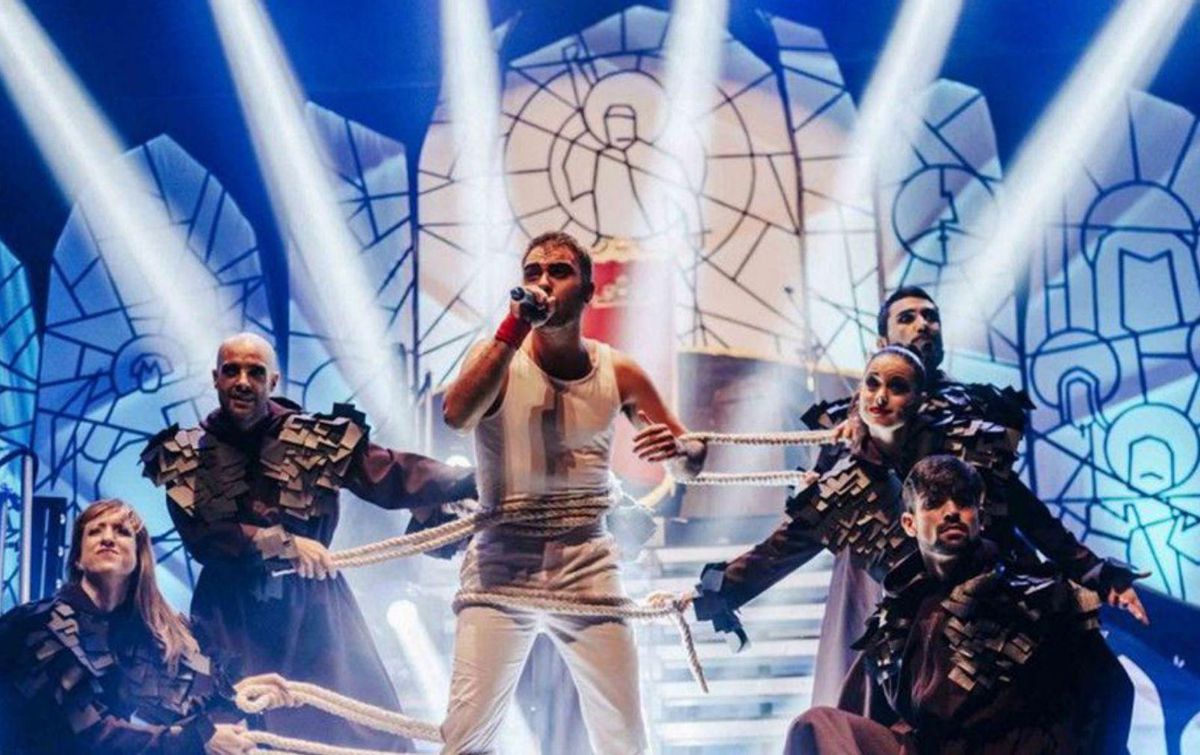 Liturgia en Ibiza para adoradores de Queen