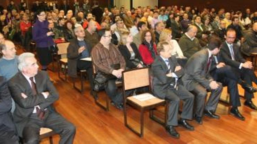 Más de 500 productores murcianos de energía solar escucharon a Valcárcel en la asamblea celebrada ayer en el hotel Nelva de la capital murciana.