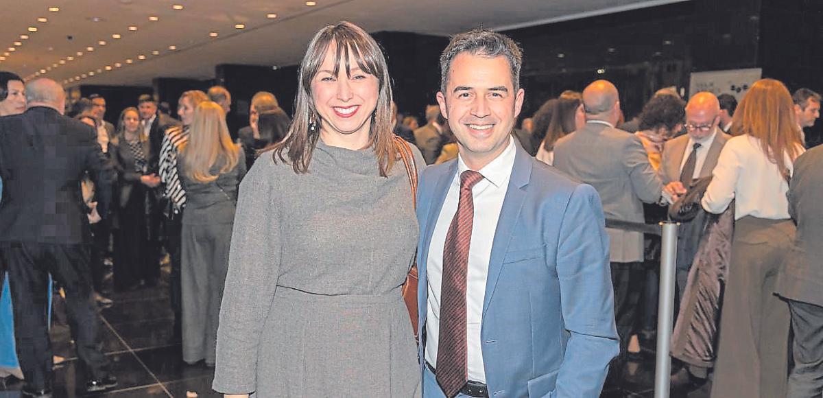 La directora de la Fundación Mediterráneo, Carmen Morales, y el director de programación y de comunicación de la entidad, Sento Acosta, continúan  fieles a la cita convocada para la entrega de los premios «Importantes» que se celebraron este jueves en el Auditorio de la Diputación.