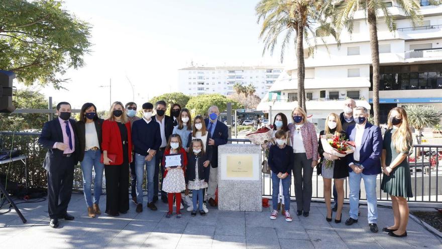 Un momento del homenaje a Manuela Braos en San Pedro Alcántara