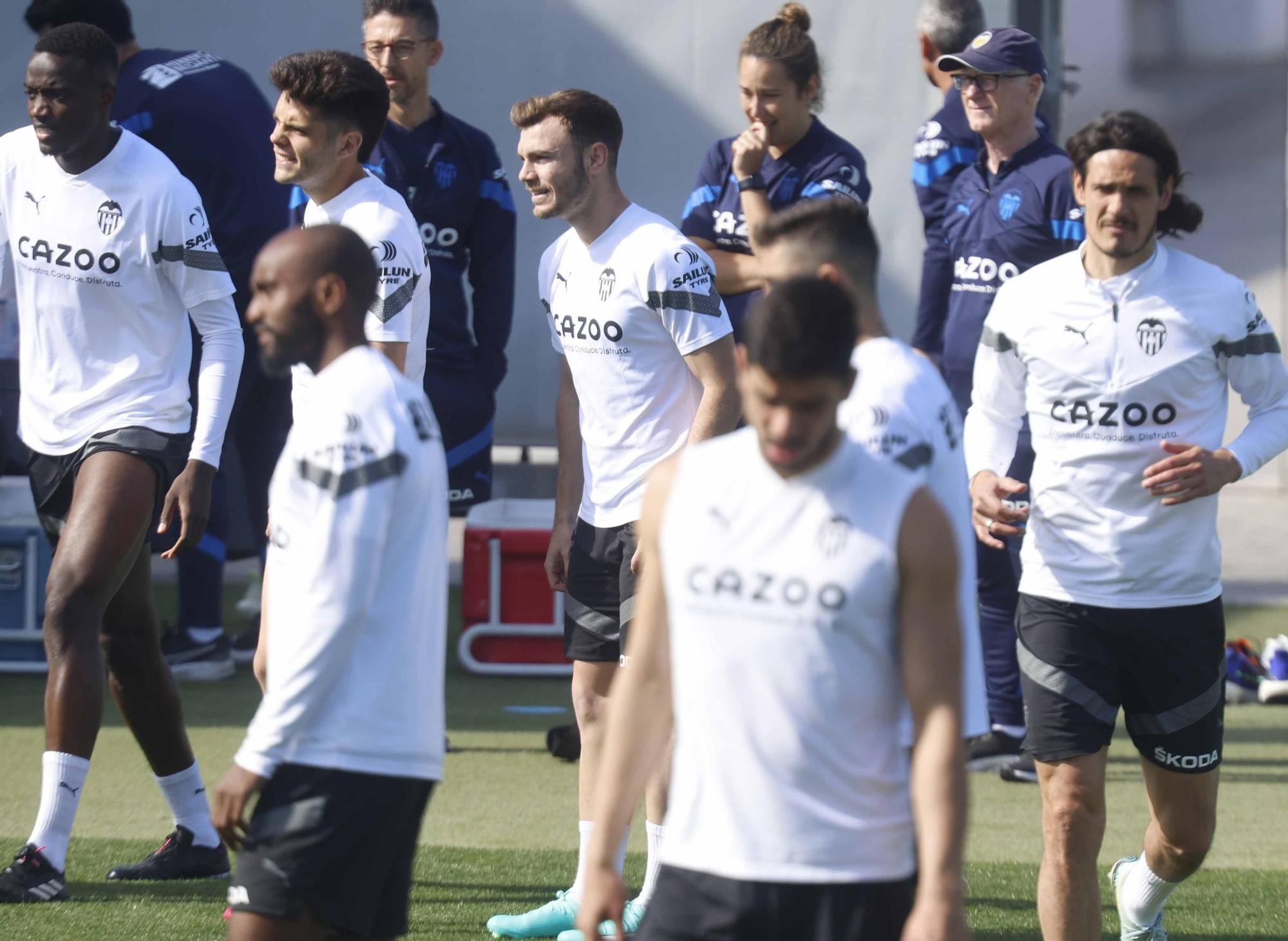 Entrenamiento abierto del  Valencia CF, previo al encuentro en Almería