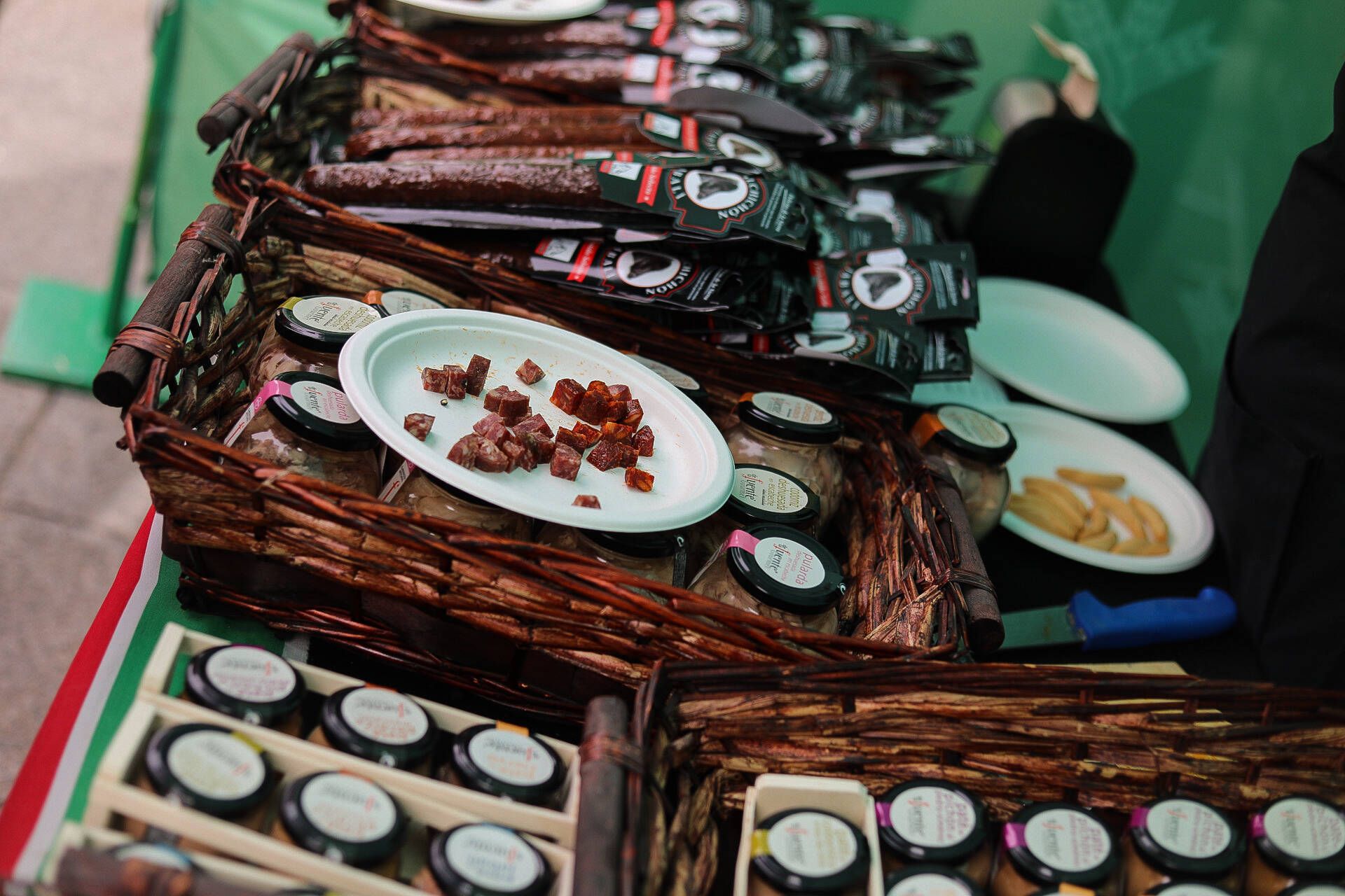 Feria solidaria del embutido zamorano: al rico pan y chorizo