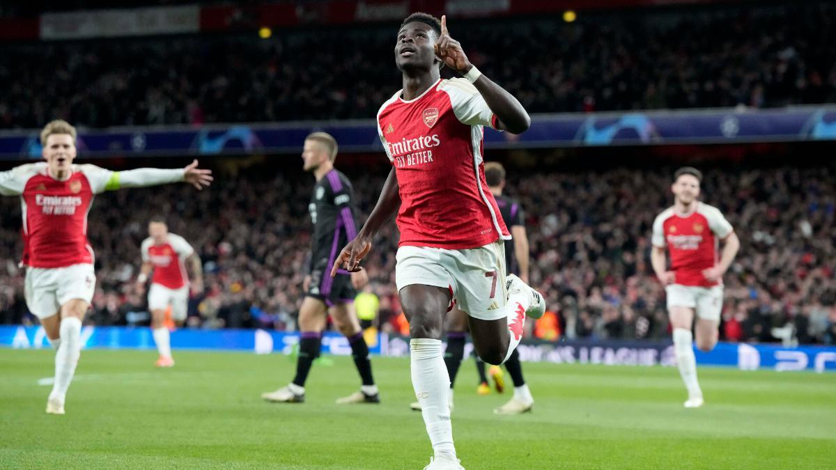 Bukayo Saka el primer gol del Arsenal ante el Bayern en el Emirates