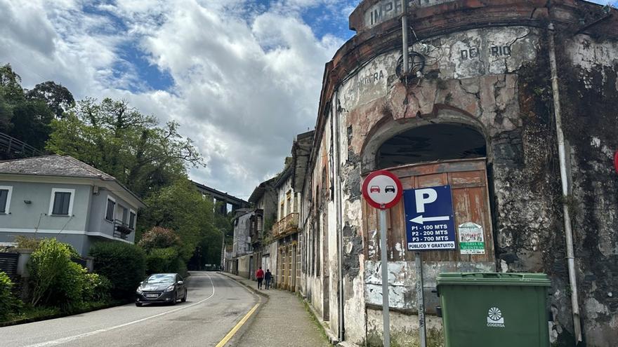 Conservar las fachadas con valor patrimonial, la singularidad del aparcamiento que se levantará en la manzana de la imprenta de Luarca