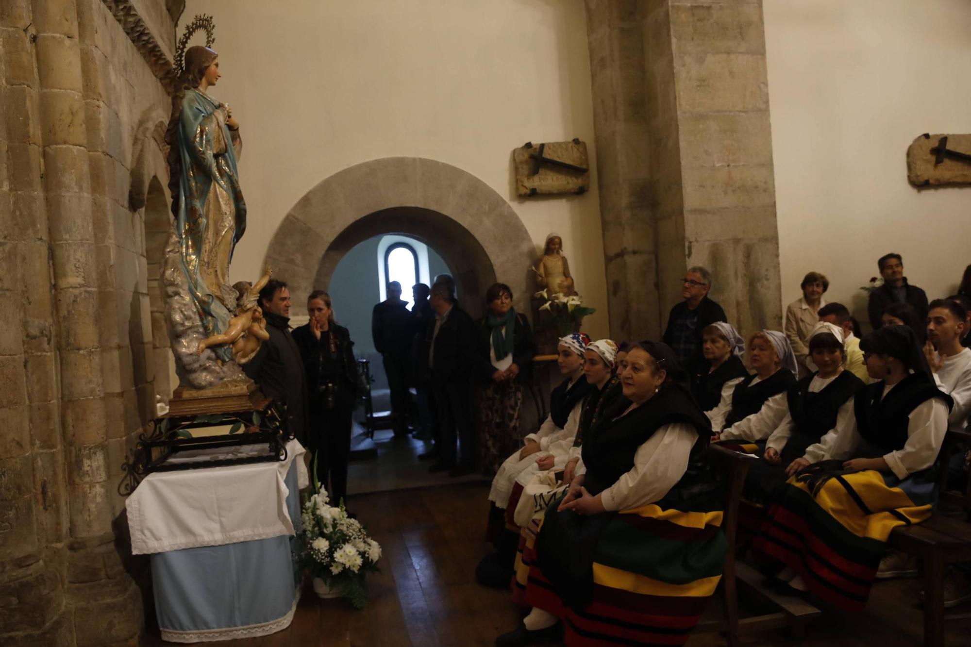 En imágenes: Así fueron las misas y procesiones suspendidas por la lluvia en Cenero y Jove