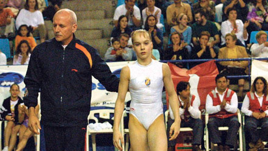 Elena Gómez junto a Jesús Carballo, en una competición en 2003.