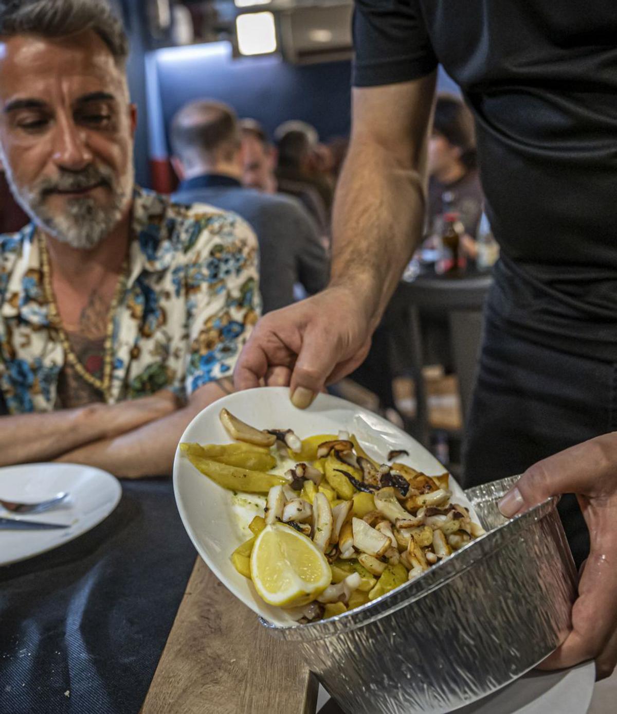 Restaurants que amb les sobres fan galetes per a gossos