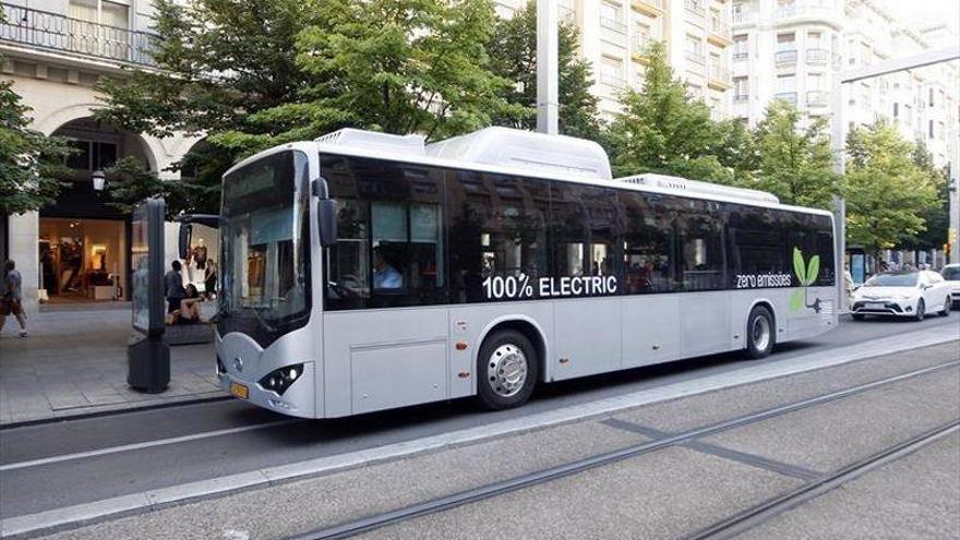 El primer bus eléctrico de Zaragoza comienza hoy tres semanas en pruebas