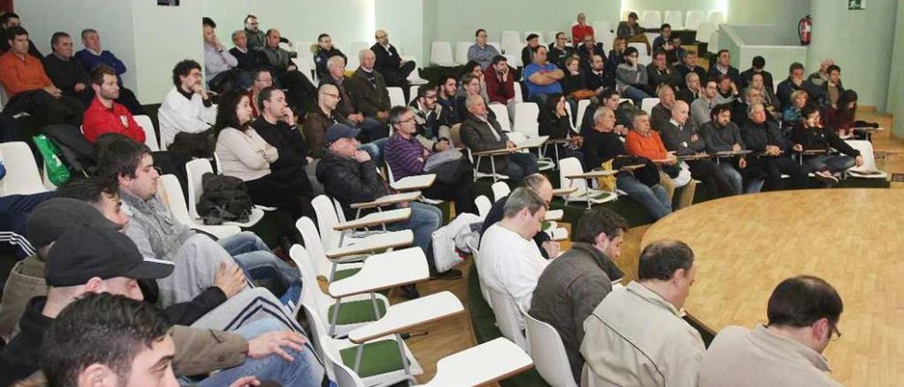 Una de las asambleas celebradas por la Unión Deportiva Ourense. // Iñaki Osorio