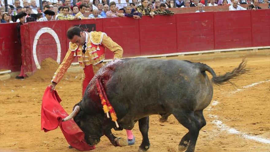 Ponce y Morenito brillan en el homenaje a Víctor Barrio