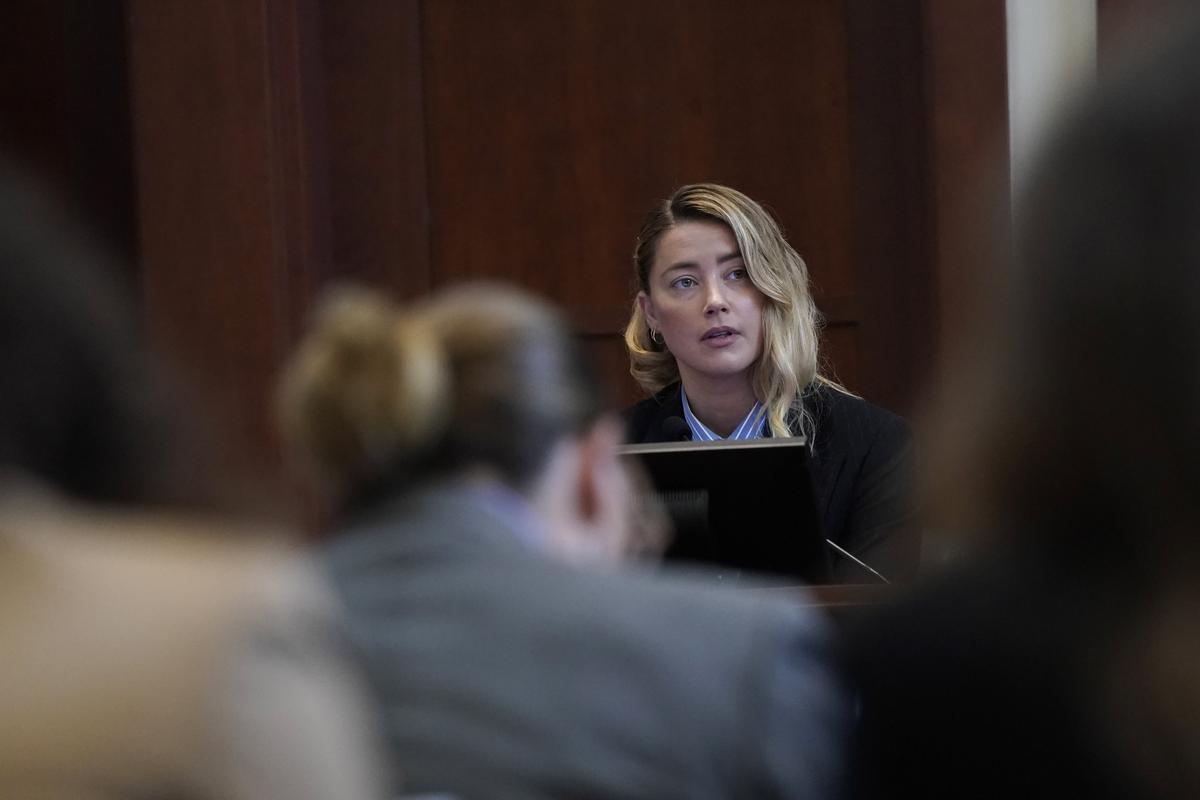 Amber Heard durante su declaración en el juicio.