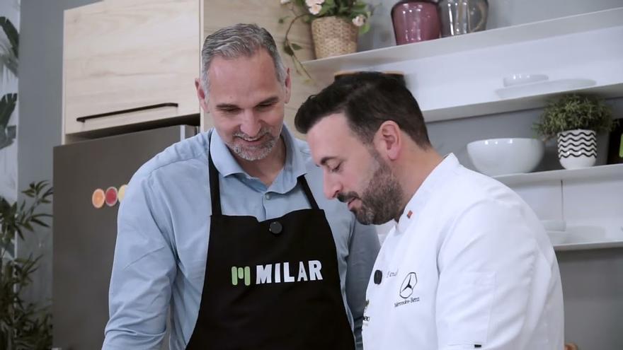 Víctor Luengo se adentra en los fogones del canal de cocina de Milar con una receta de fideuà