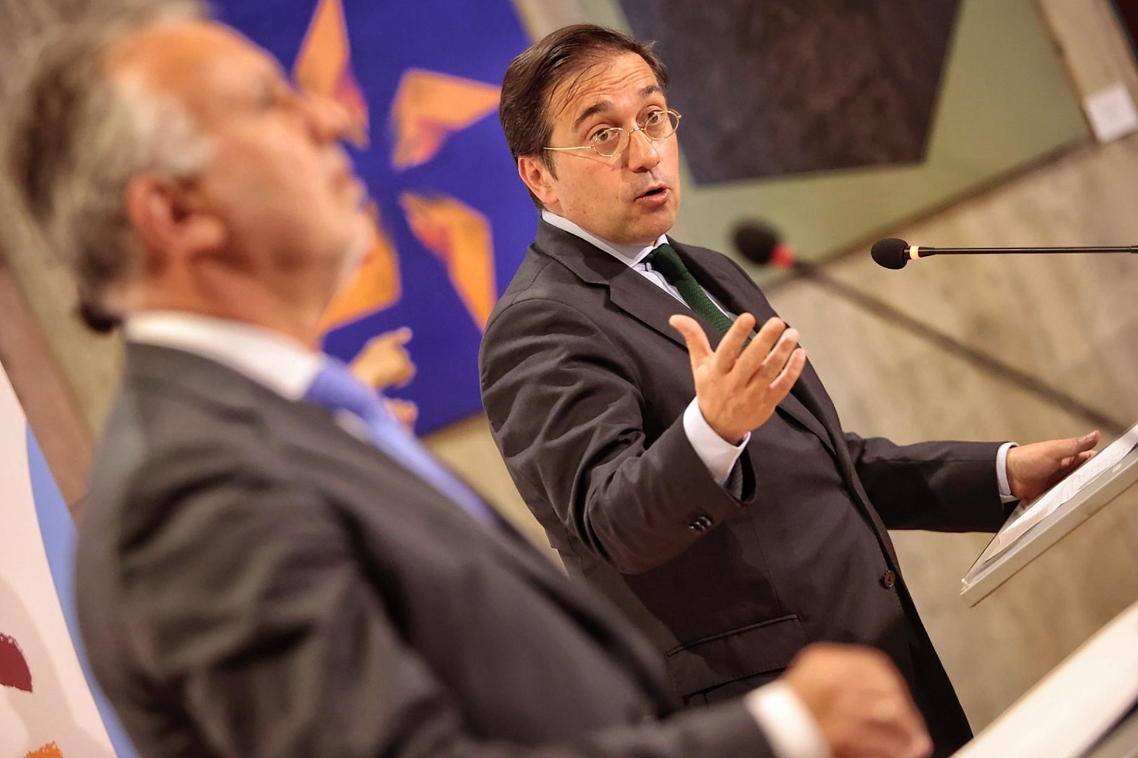 Encuentro del ministro José Manuel Albares y el presidente Ángel Víctor Torres en Tenerife