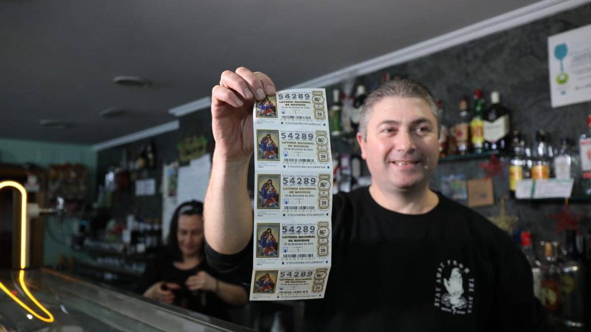 El bar Brindis de Calatayud ha vendido íntegramente uno de los dos cuatros premios de la Lotería de Navidad