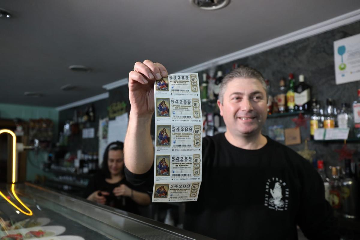 El bar Brindis de Calatayud ha vendido íntegramente uno de los dos cuatros premios de la Lotería de Navidad