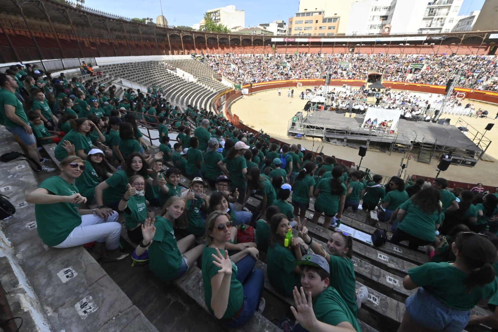 Las mejores imágenes del multitudinario fin de fiesta de 'L' Escola Canta' con 4.000 personas en Castelló