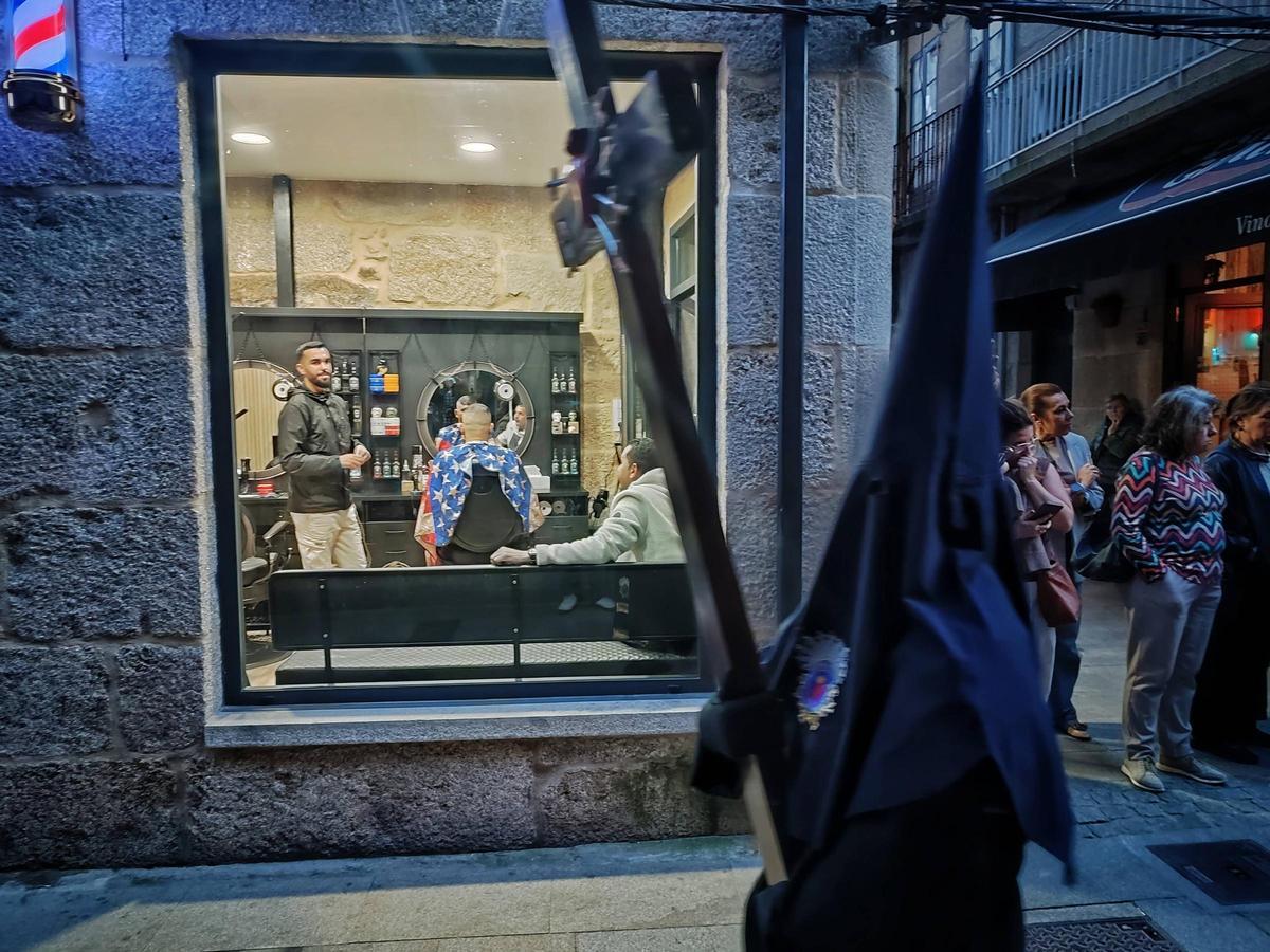 La procesión de la Soledad de María, de la Semana Santa de Cangas