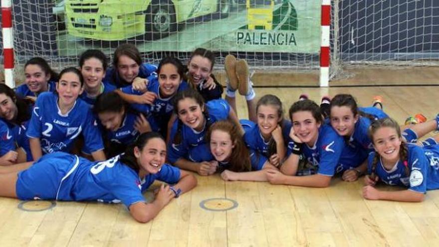 Las infantiles del Oviedo Balonmano Femenino también ganan en Palencia