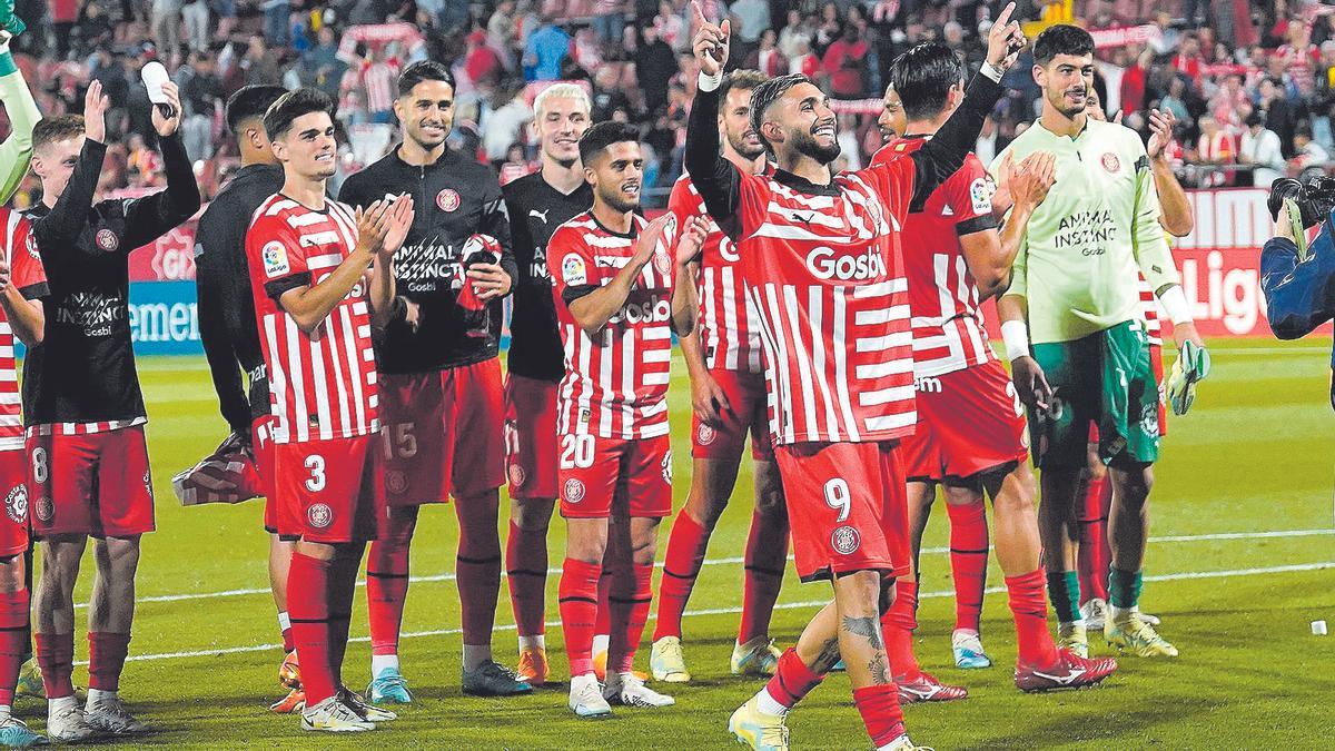 Els jugadors del Girona celebren la victòria contra el Mallorca