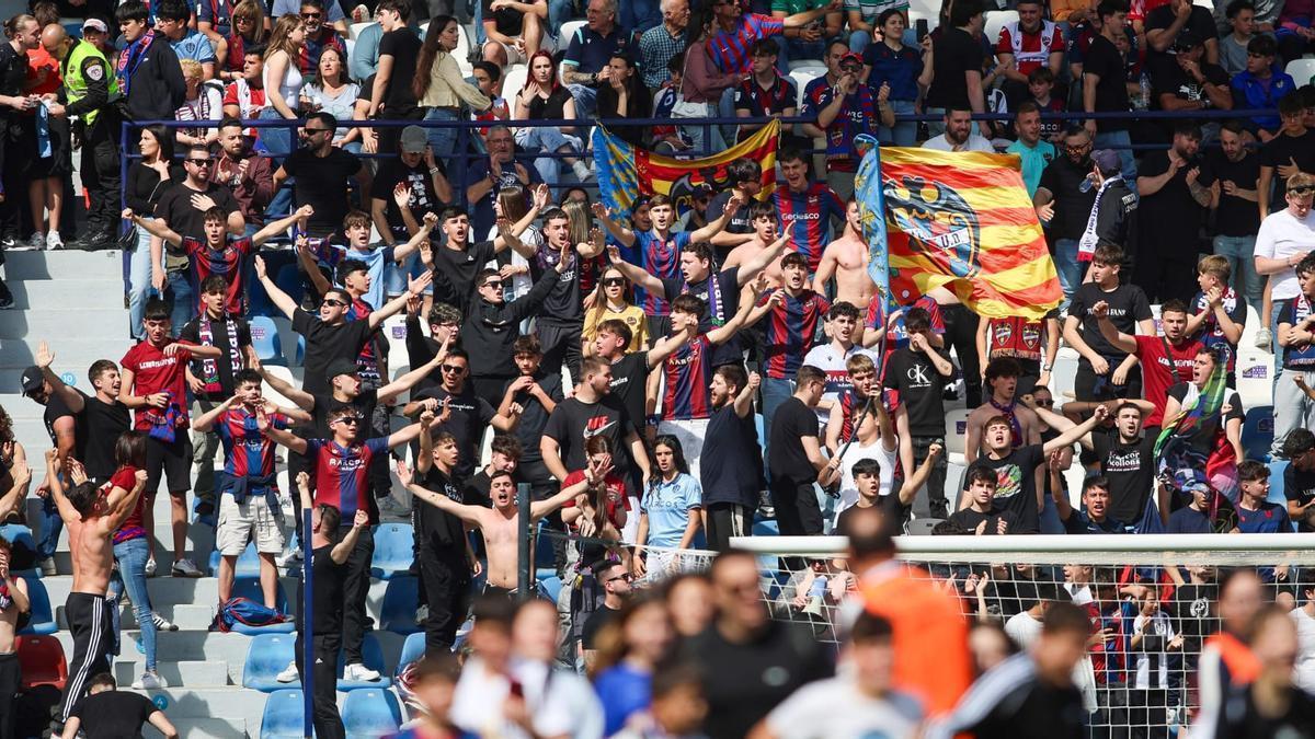 El ambientazo en Orriols para apoyar a su Levante