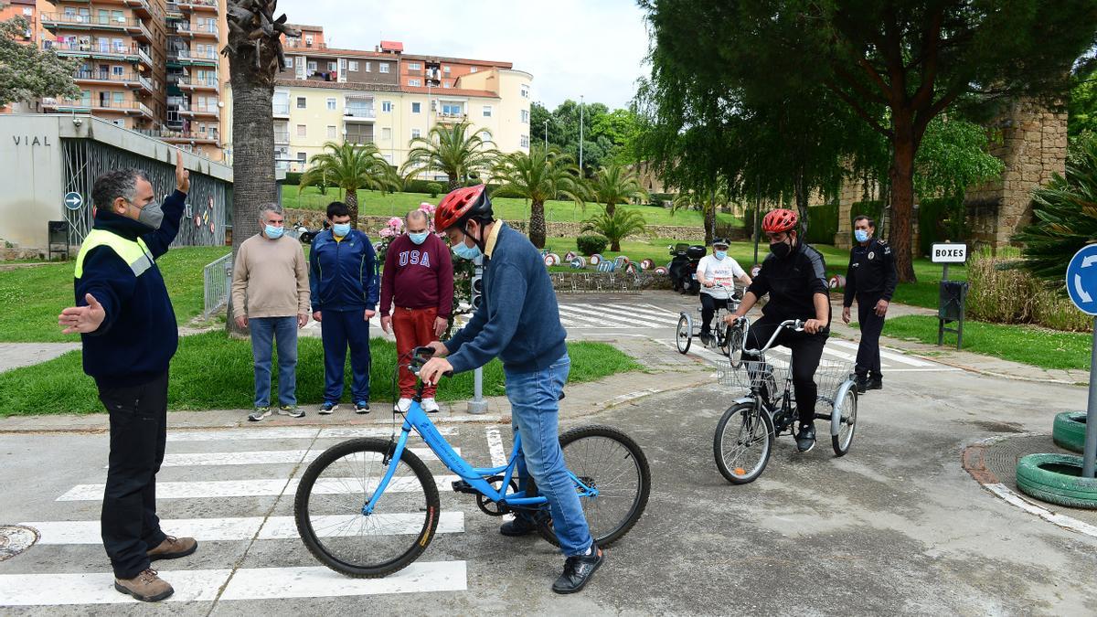 Una imagen de las prácticas de los usuarios en el parque de tráfico.