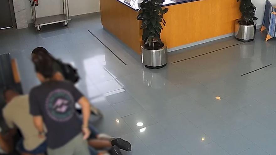 Detenido tras un atraco de película en Vinaròs: roba más de 100.000 euros tras encerrar a los empleados de un banco