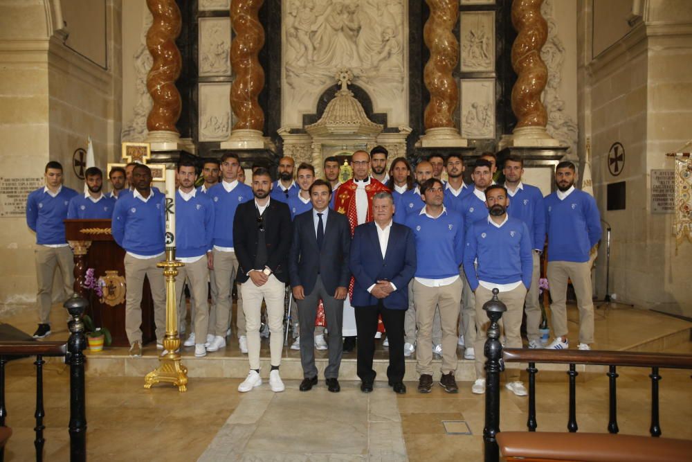 La directiva y los jugadores visitan el santuario un día antes de la romería