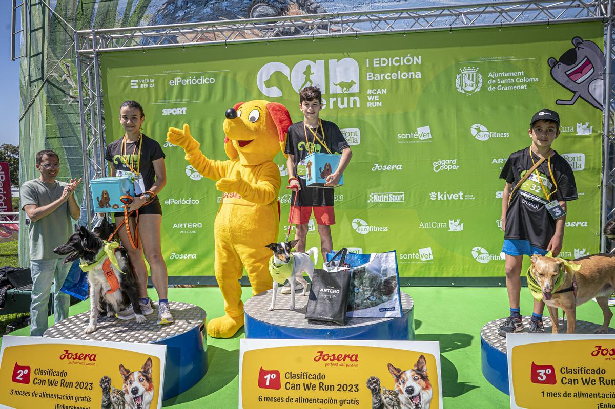 CAN WE RUN BARCELONA. La carrera organizada por Prensa Ibérica y El Periódico de Catalunya con la colaboración de Sport ,  donde las personas y sus mascotas perrunas corren en familia