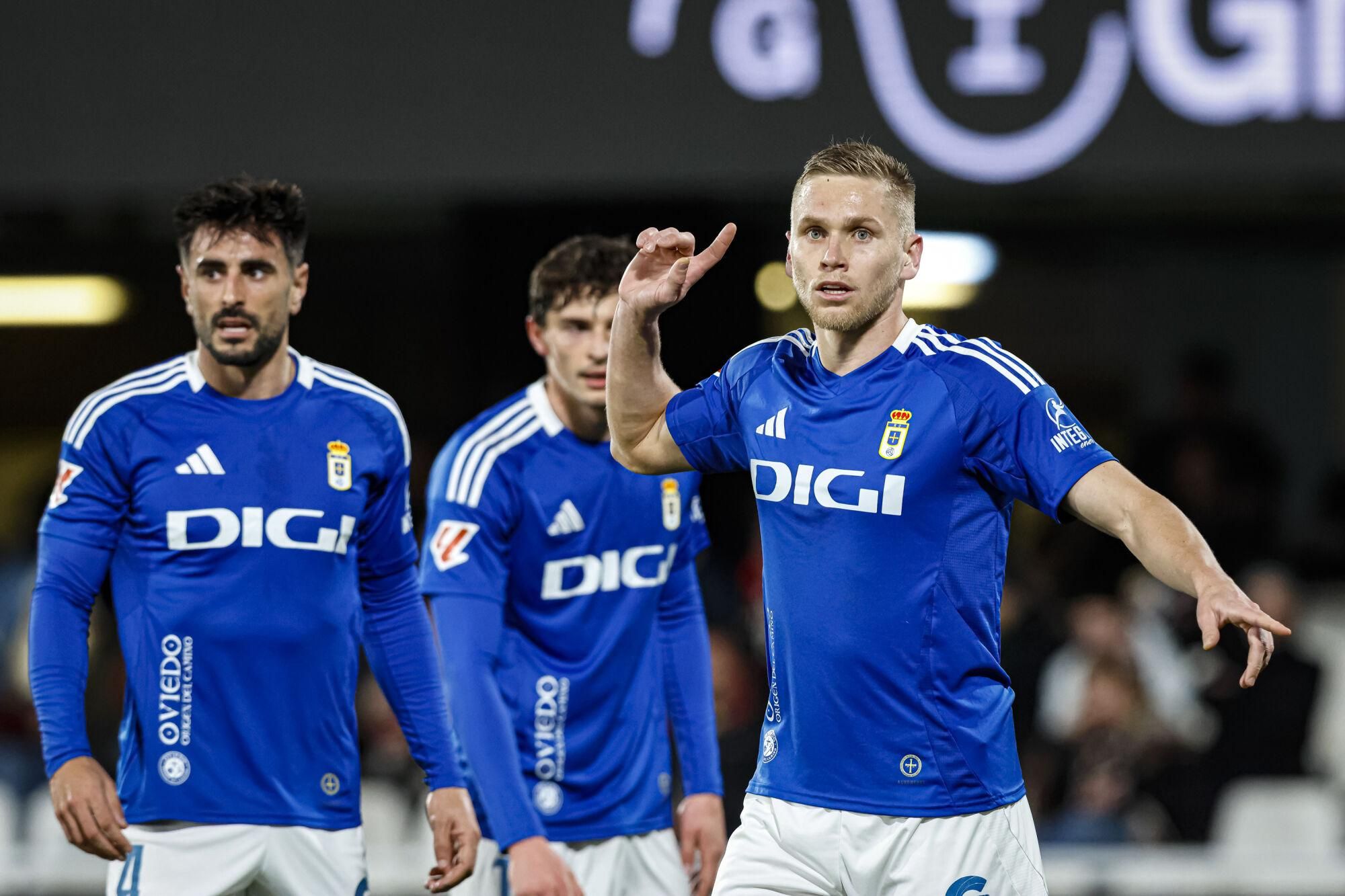 EN IMÁGENES: El partido entre Cartagena y Real Oviedo disputado en tierras cartageneras