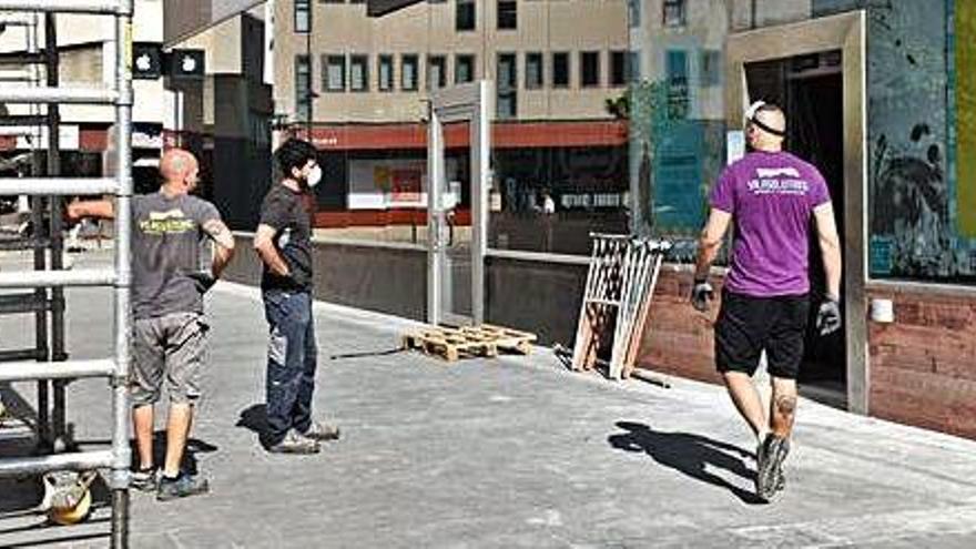 Los negocios de restauración se preparan estos días para abrir sus puertas.