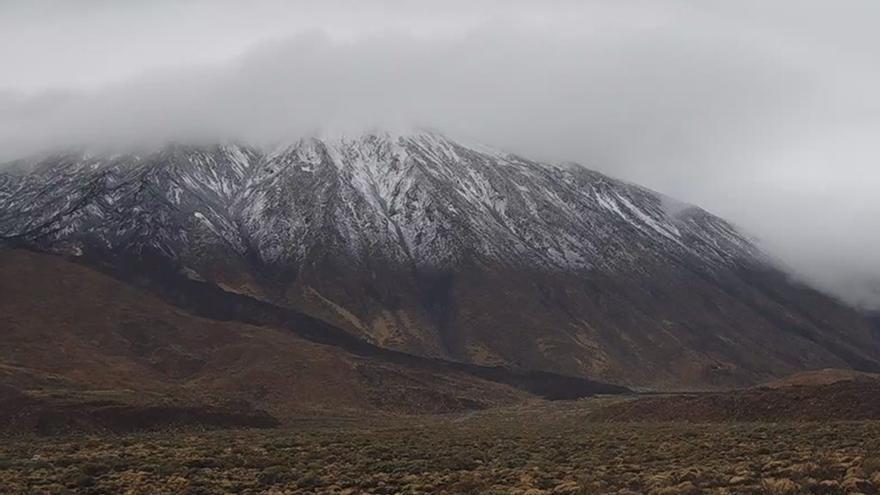 La borrasca deja nieve en el Teide