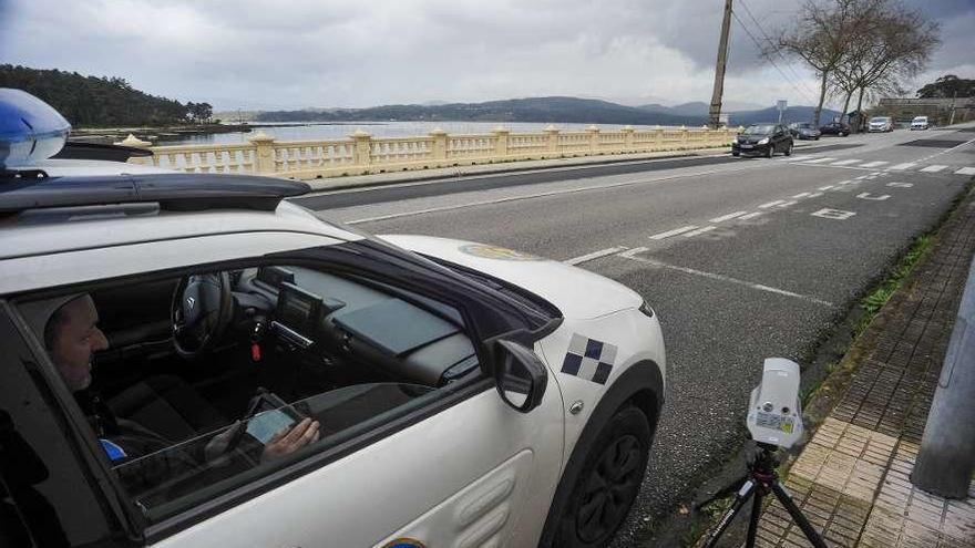 La Policía de Vilagarcía controla esta semana la velocidad en 15 carreteras  - Faro de Vigo